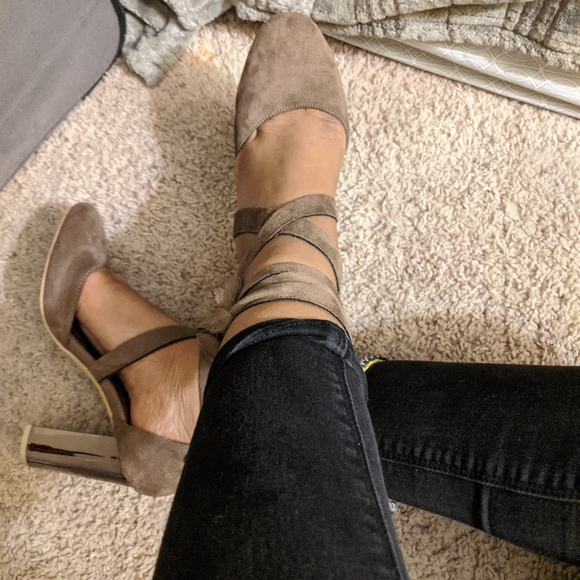 Tan strap sandals - Picture 1 of 5